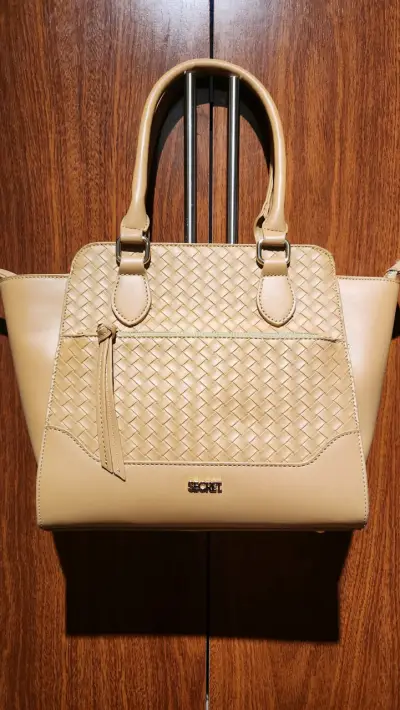 Cartera beige Secret con diseño trenzado - miniatura 1