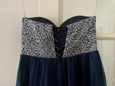 Vestido corto azul con lentejuelas - miniatura 3