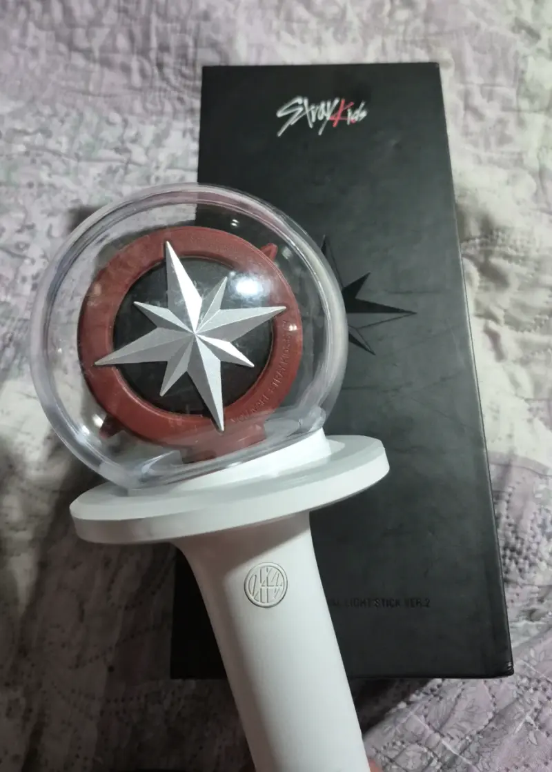 Lightstick Stray Kids Ver.2 con caja (no origina)l - 1
