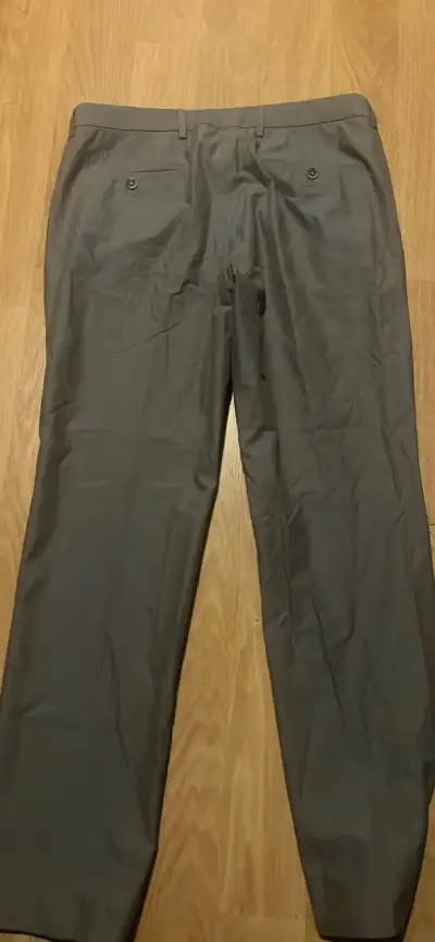 Pantalones de vestir grises para hombre - miniatura 3