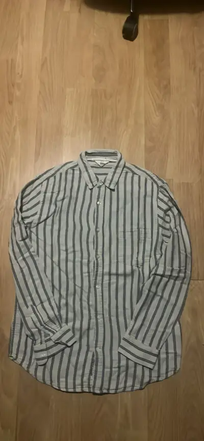 Camisa de rayas gris para hombre - miniatura 1