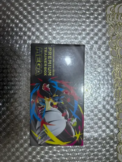 Caja Premium Trainer Box Mega Pokémon - miniatura 1