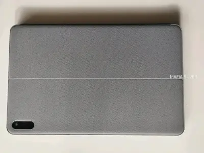 Tablet Huawei con funda protectora gris - miniatura 2