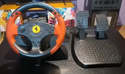 Volante Thrustmaster Ferrari con Pedales PC/PS3 - miniatura 2