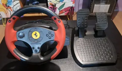 Volante Thrustmaster Ferrari con Pedales PC/PS3 - miniatura 3