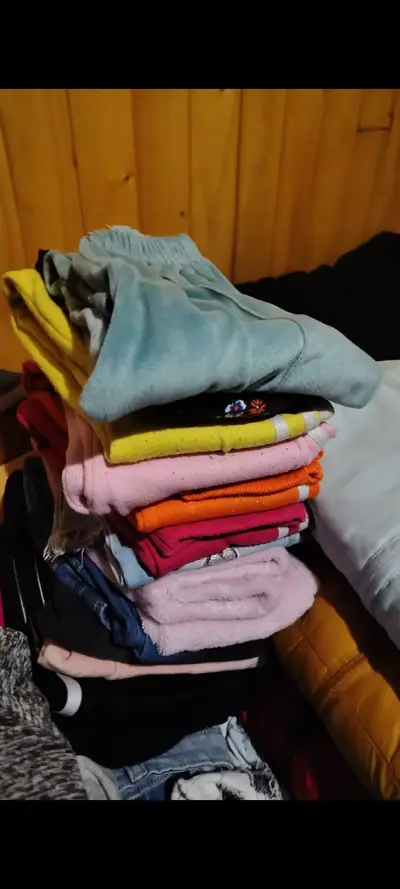 Lote 30 prendas niña 6 años y mujer S/M - miniatura 1
