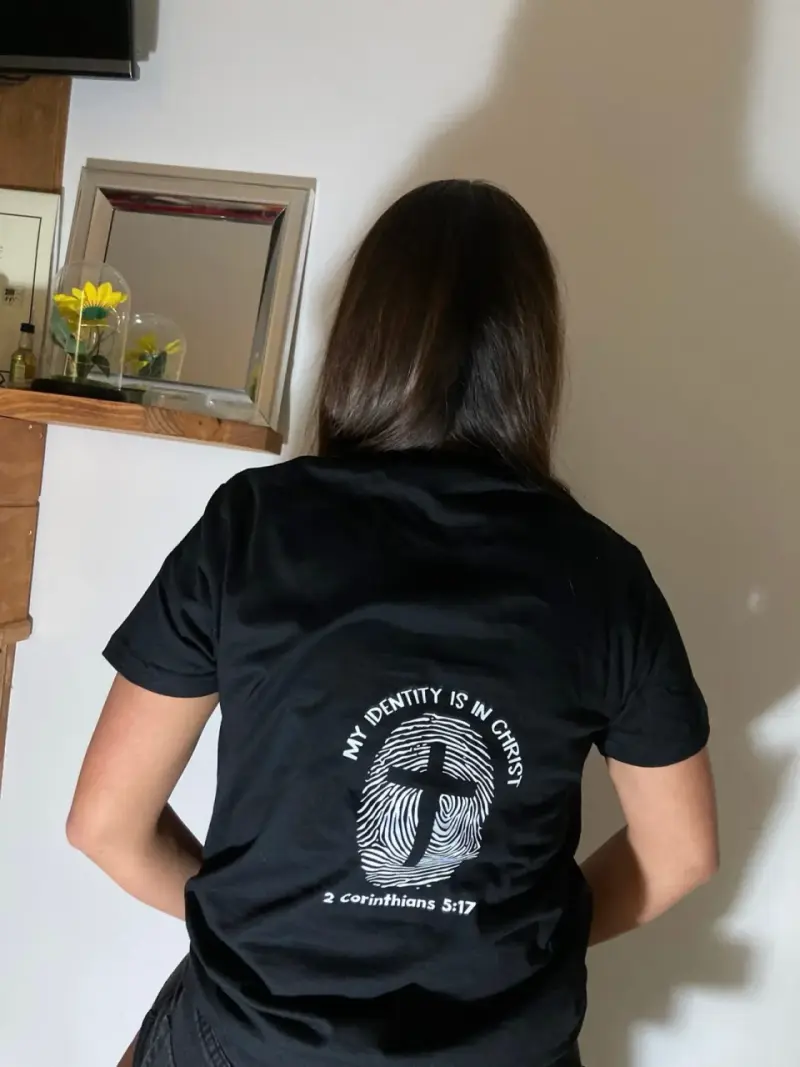Poleras cristianas con mensajes inspiradores - 3