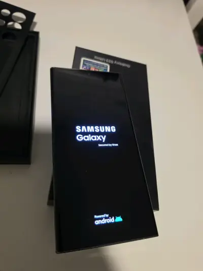 Samsung Galaxy S23 Ultra con S Pen - miniatura 1