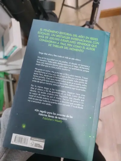 Libro 'El Brillo de las Luciérnagas' de Paul Pen - miniatura 2
