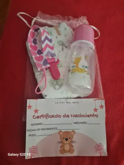 Muñeca bebé reborn con chupete y accesorios - miniatura 2