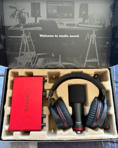 Kit de Grabación Focusrite Scarlett 2i2 Studio - miniatura 1