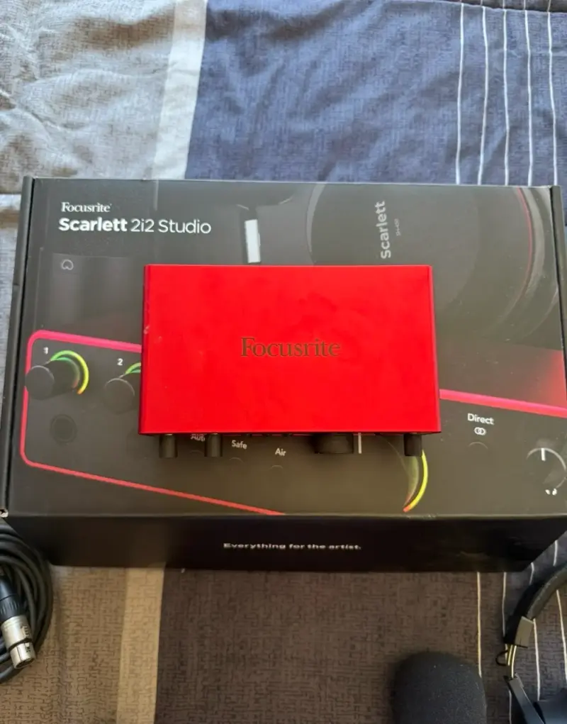 Kit de Grabación Focusrite Scarlett 2i2 Studio - 3