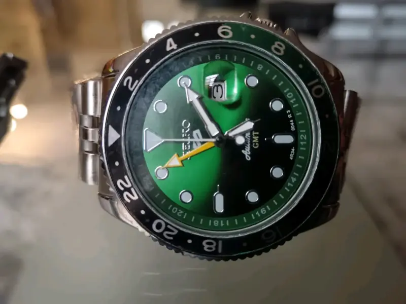 Reloj Seiko GMT verde acero inoxidable - 3