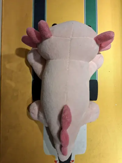 Peluche de ajolote rosado suave y tierno - miniatura 2