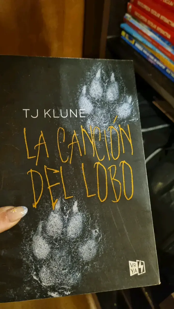 Libro 'La Canción del Lobo' de TJ Klune - 1