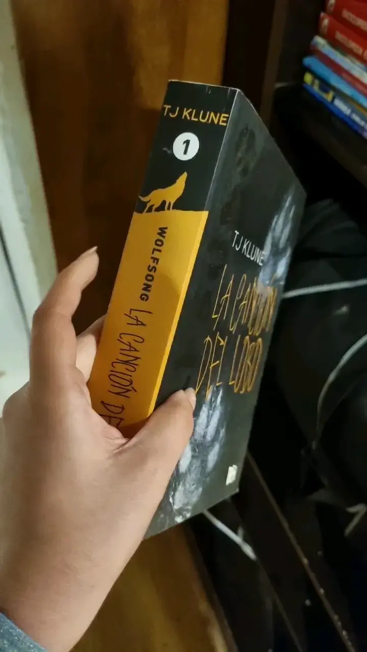 Libro 'La Canción del Lobo' de TJ Klune - 2