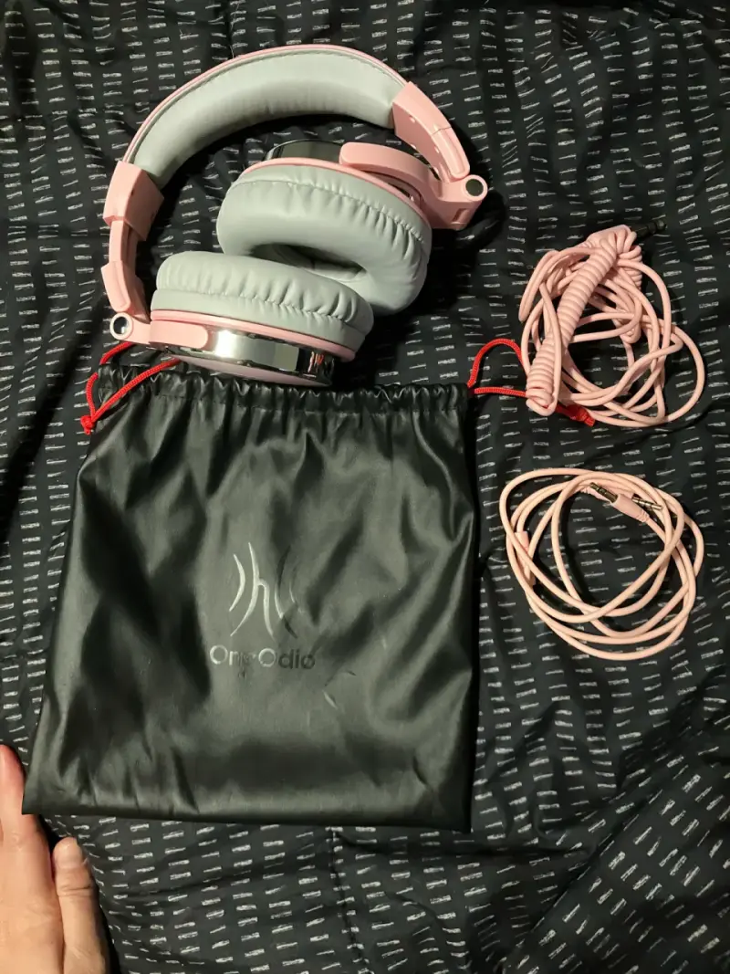 Auriculares OneOdio rosa con cables desmontables - 1