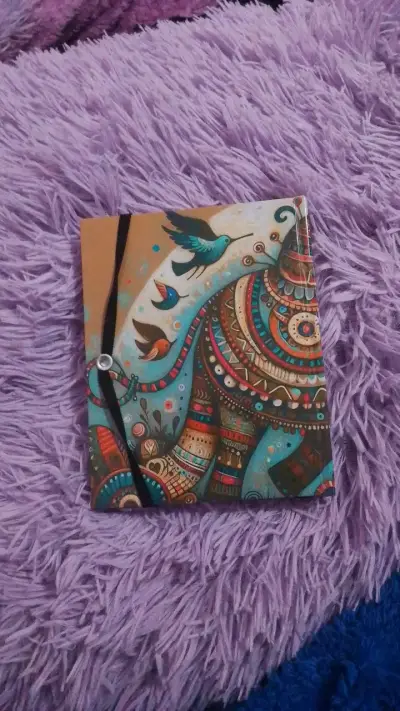 Libreta con hojas blancas con diseño de elefante - miniatura 3