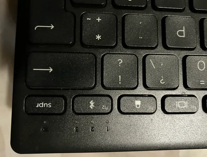 Teclado inalámbrico compacto HP negro - 1