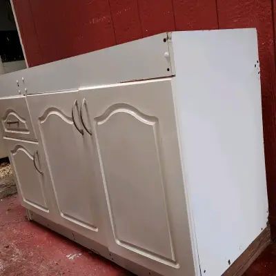Mueble de cocina blanco con puertas y cajón - miniatura 2