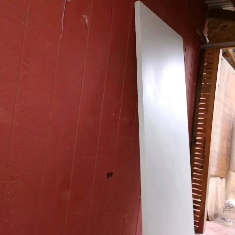 Mueble de cocina blanco con puertas y cajón - 3