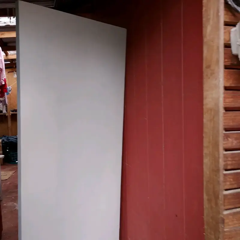 Mueble de cocina blanco con puertas y cajón - 4