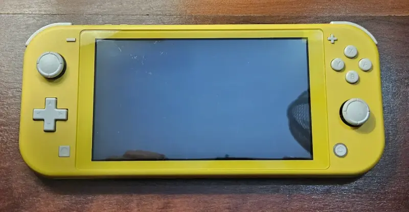 Nintendo Switch Lite amarilla - 1