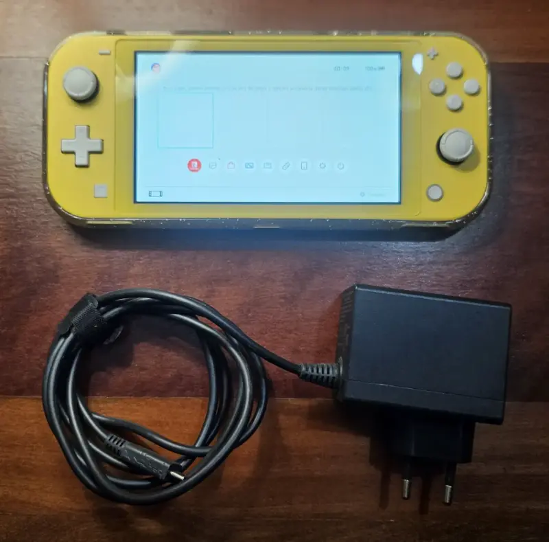 Nintendo Switch Lite amarilla - 6