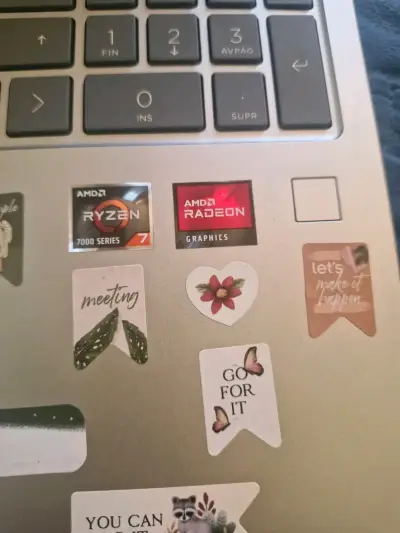 Notebook HP 15.6 pulgadas Ryzen 7 512GB SSD - miniatura 2
