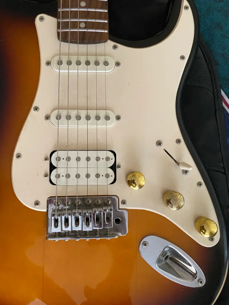 Guitarra eléctrica Squier Stratocaster sunburst