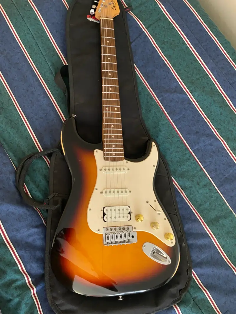 Guitarra eléctrica Squier Stratocaster sunburst - 2