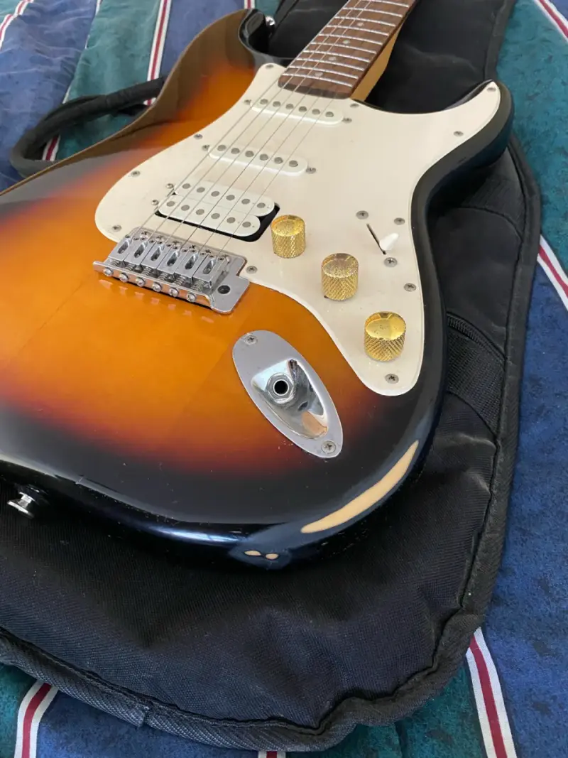 Guitarra eléctrica Squier Stratocaster sunburst - 3