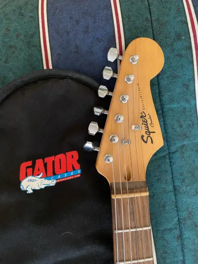 Guitarra eléctrica Squier Stratocaster sunburst - miniatura 4