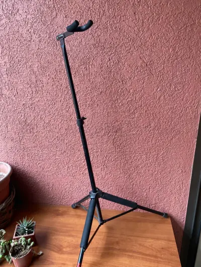Soporte de guitarra ajustable Hohner - miniatura 1