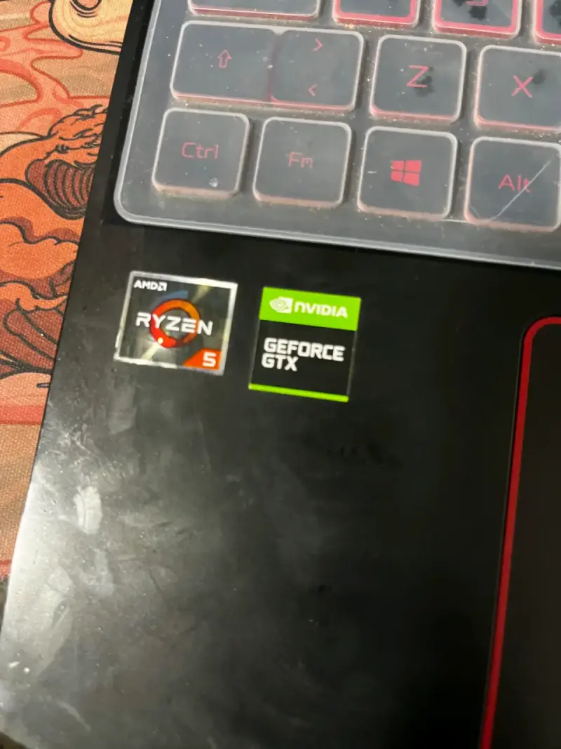 Laptop Acer Nitro 5 con AMD Ryzen 5 y NVIDIA GTX - 2