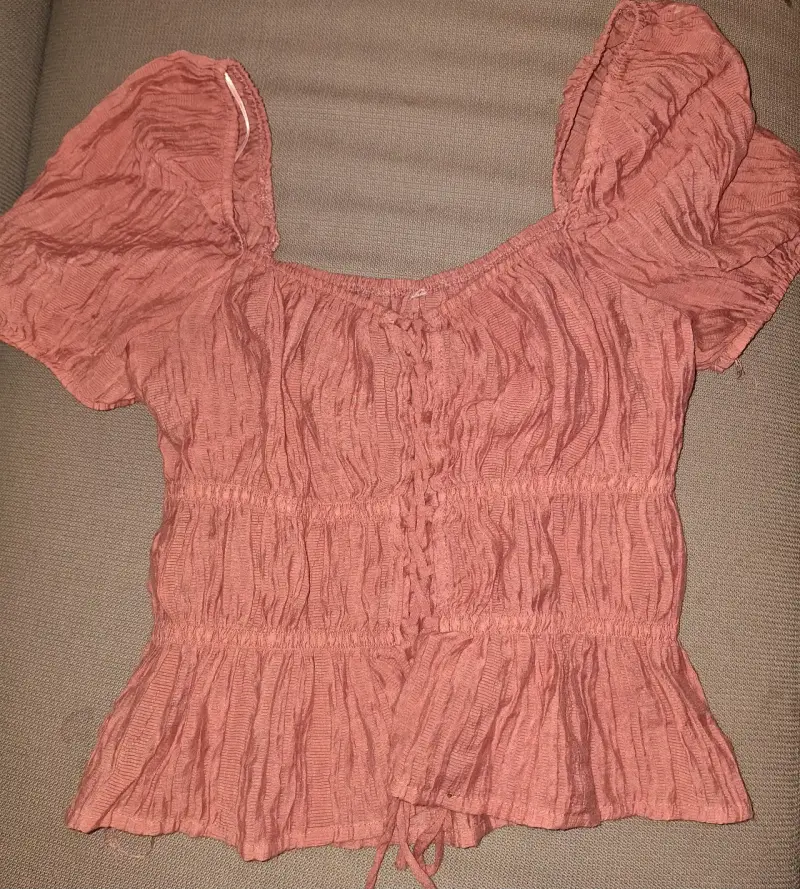 Blusa de mujer color terracota con mangas abullonadas - 2