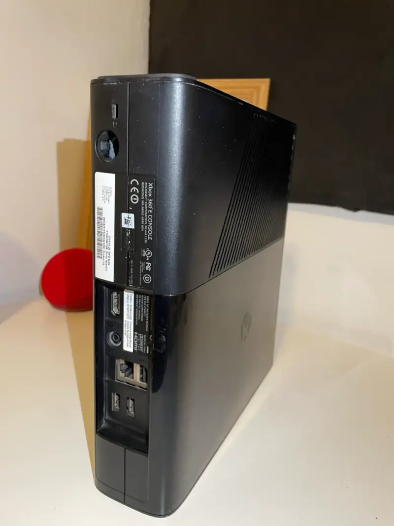 Consola Xbox 360 con juegos, control y kinect - 2