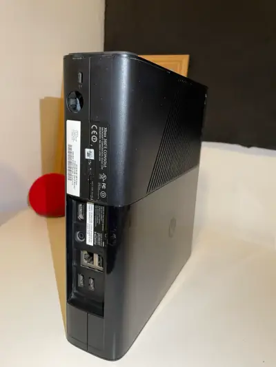 Consola Xbox 360 con juegos, control y kinect - miniatura 2
