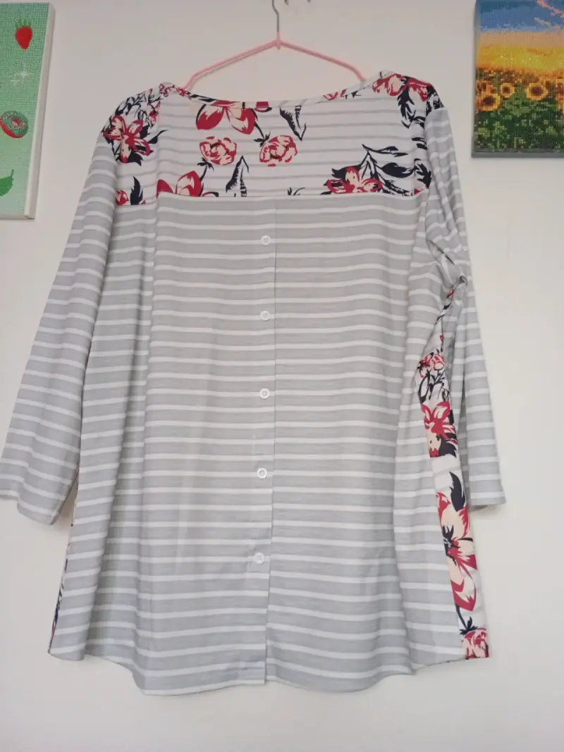 Blusa de mujer con estampado floral y rayas - 2