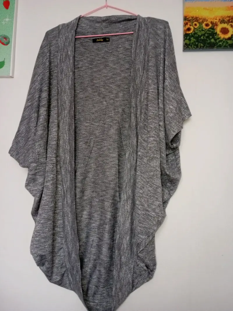 Cárdigan gris abierto talla M
