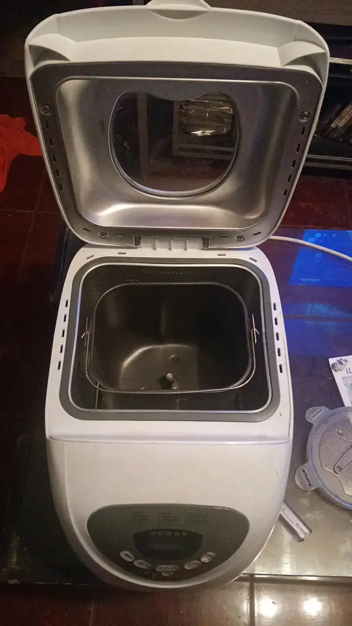 Máquina para hacer pan Oster blanca - 2