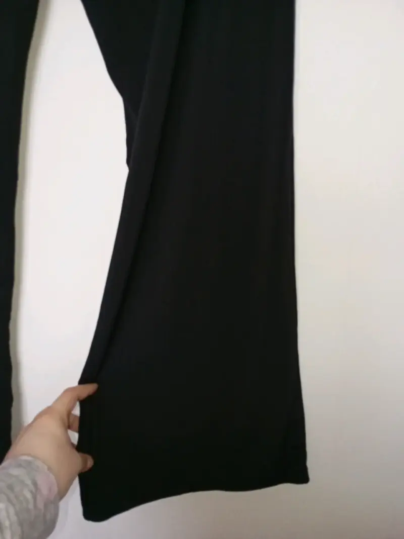 Pantalones negros de mujer estilo casual - 2
