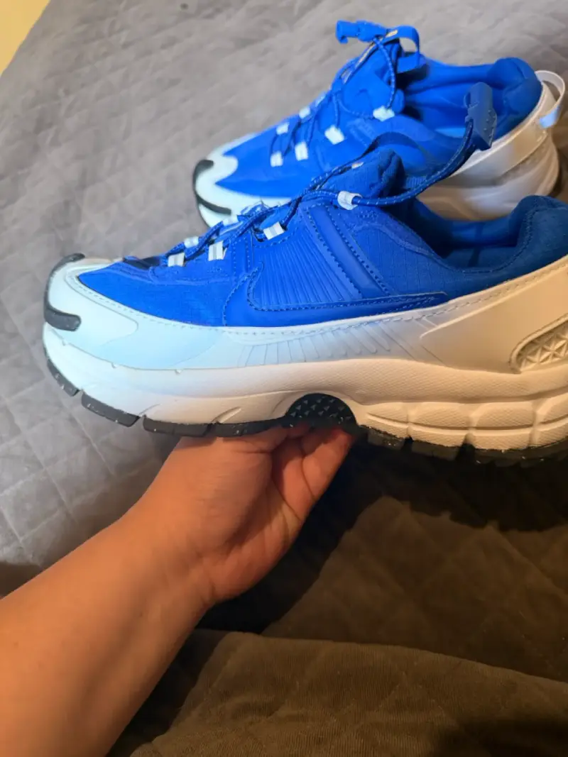 Zapatillas deportivas azules Nike Vomero - 5