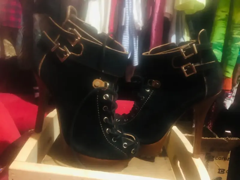 Botines de plataforma negros con tacón alto - 1