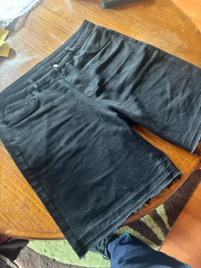Shorts de mezclilla negros para hombre - miniatura 1