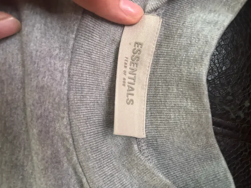 Polera Gris Essentials Fear of God - 3