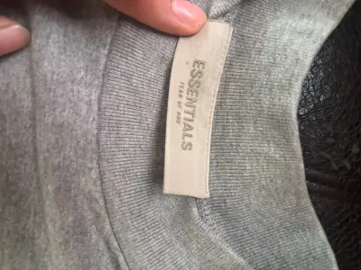 Polera Gris Essentials Fear of God - miniatura 3