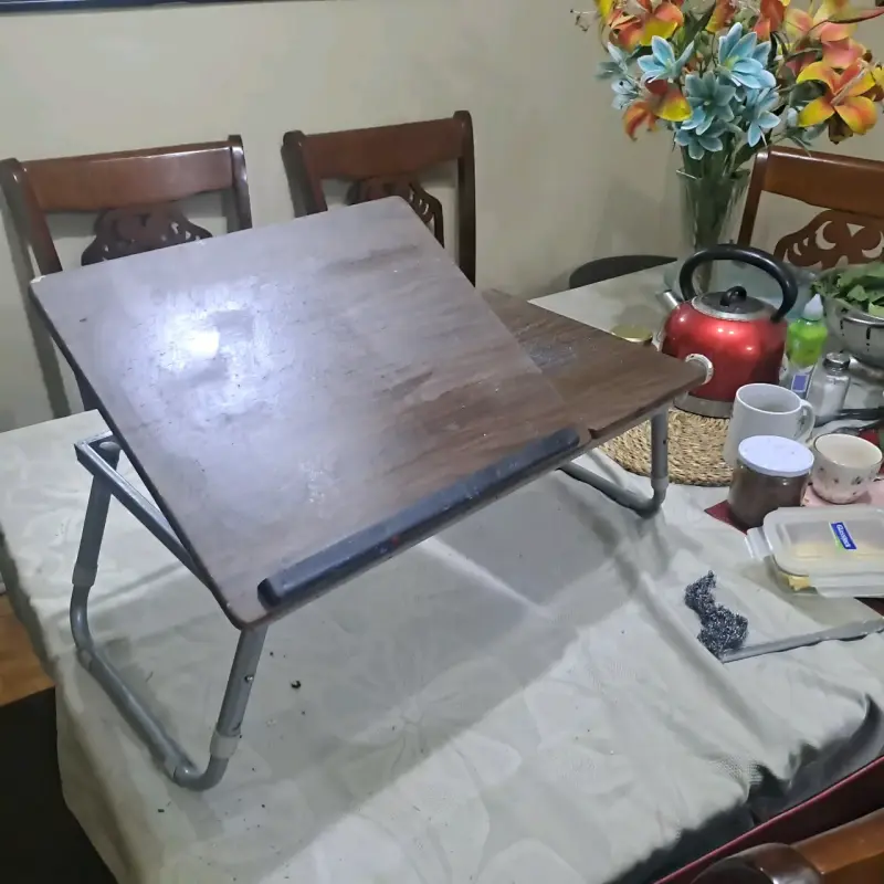 Mesa plegable ajustable para laptop de madera - 3