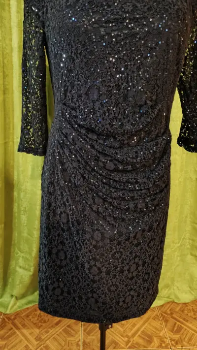 Vestido de encaje azul con lentejuelas - miniatura 4