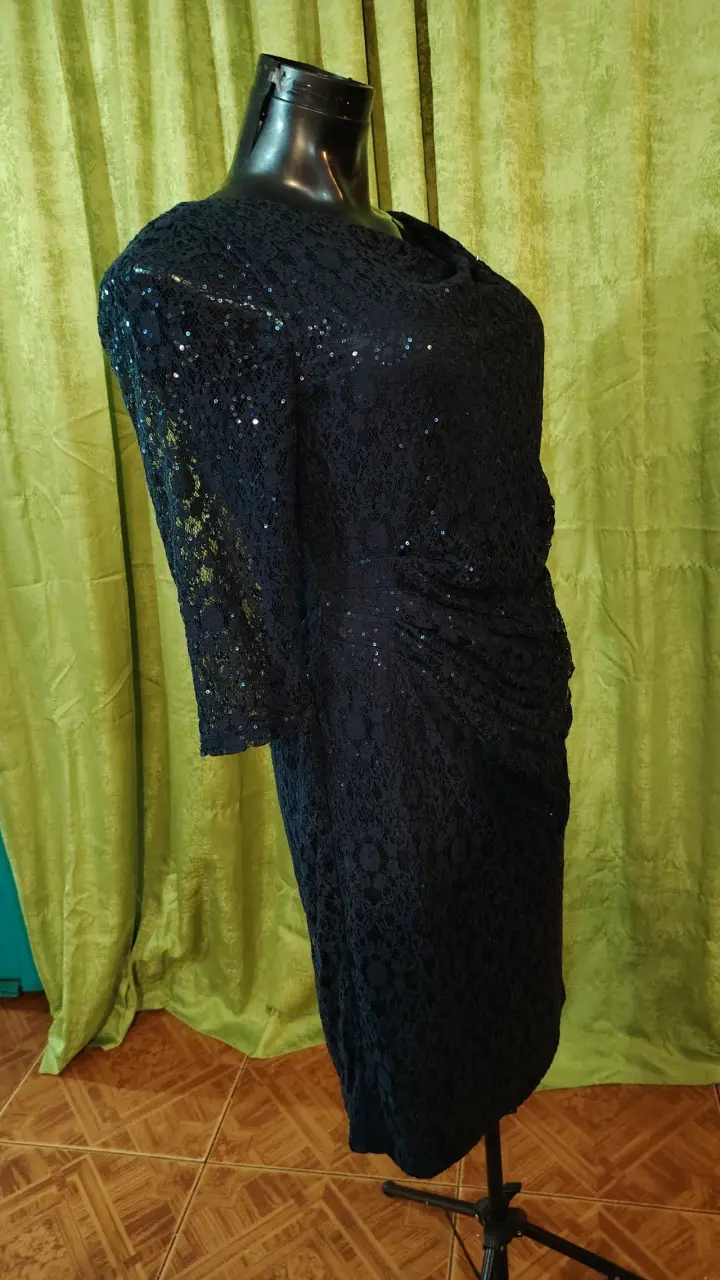 Vestido de encaje azul con lentejuelas - 5